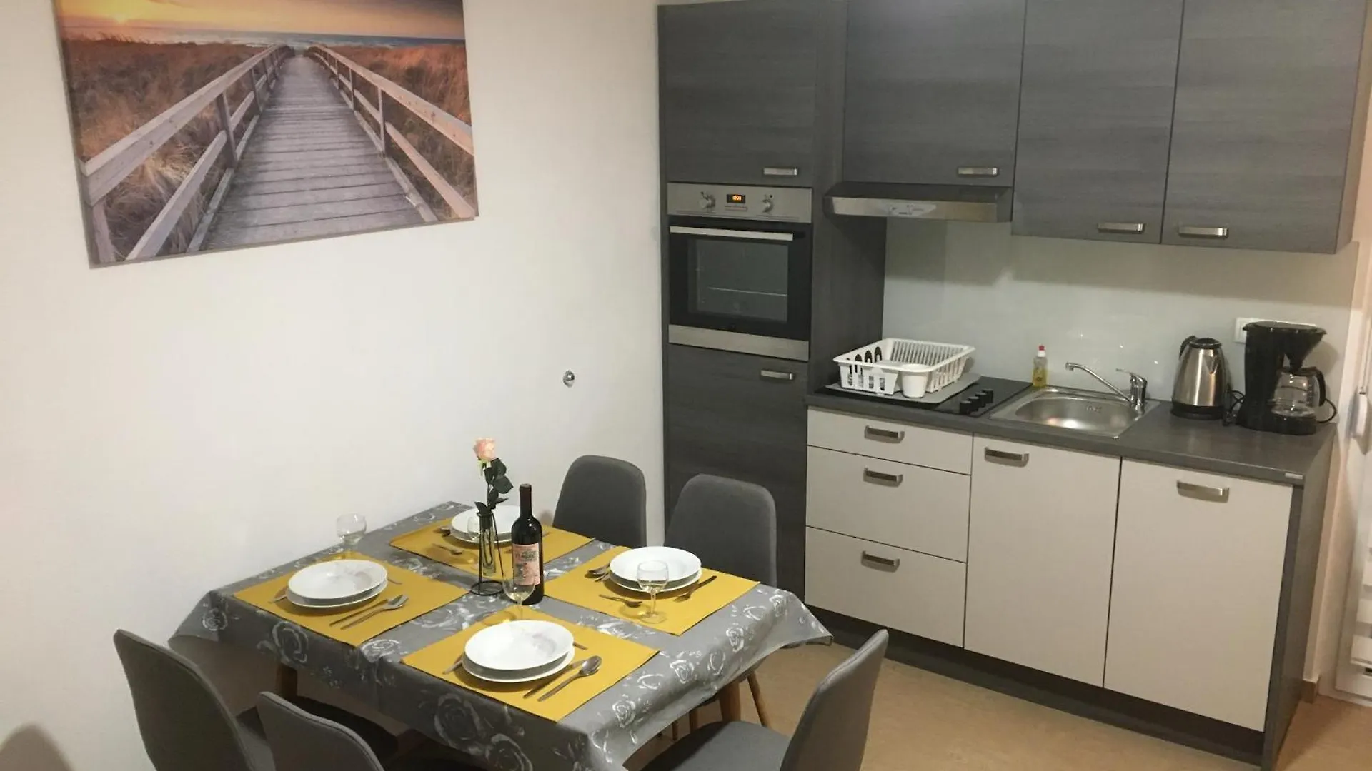 Apartmani Filtea Vrsi 0*,  Croatia